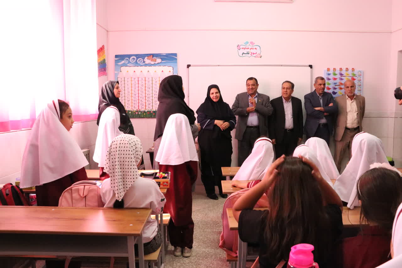 آغاز سال تحصیلی جدید با حضور خیر مدرسه ساز مجموعه جوادالائمه (ع)