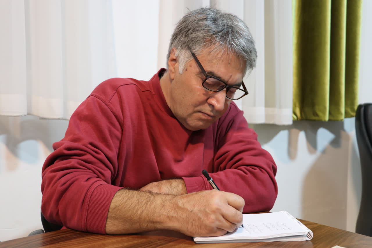 دورهمی با طعم کتاب و همراهی ناصر کشاورز