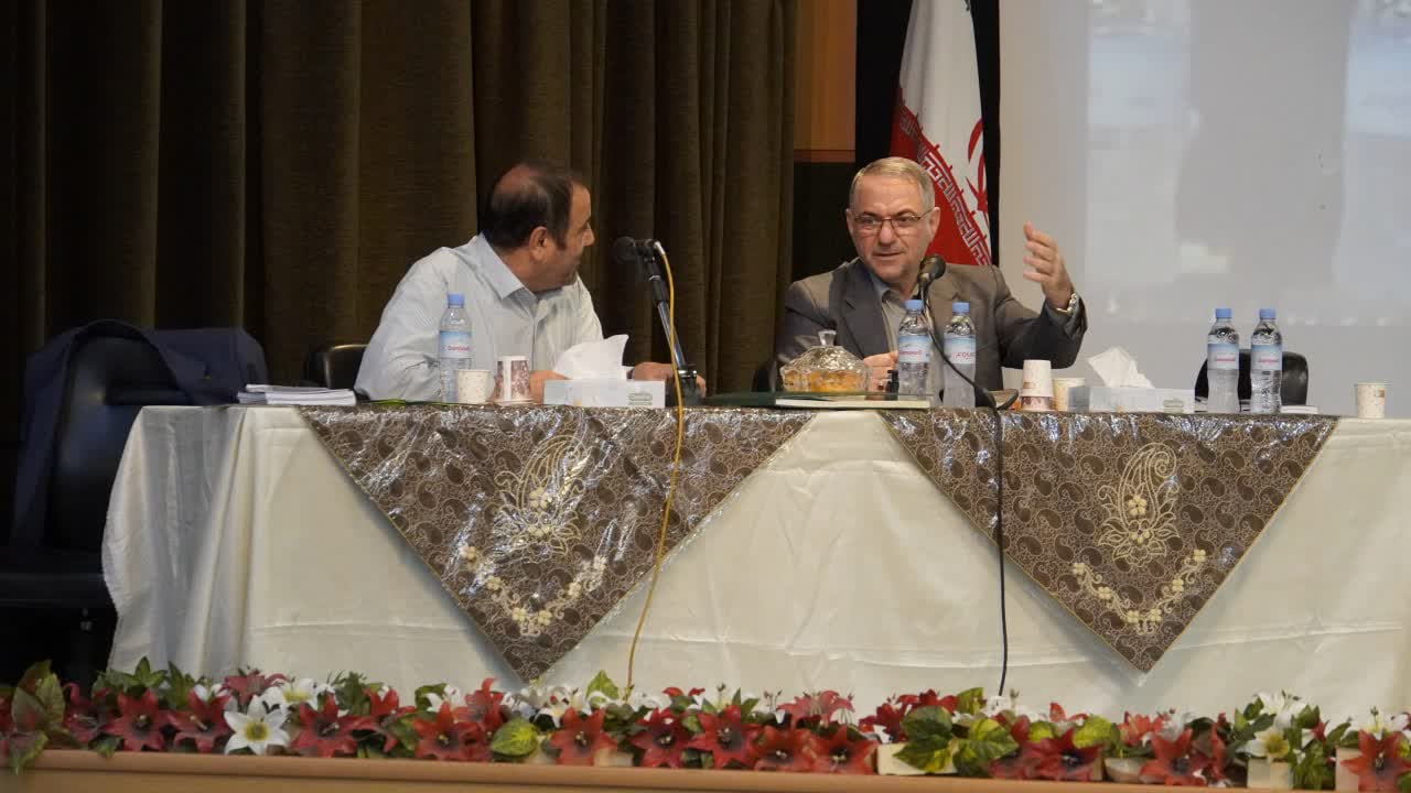 نشست کتابکاوی با حضور جناب آقای دکتر امانی تهرانی با موضوع کتاب «به سوی مدرسه فردا»