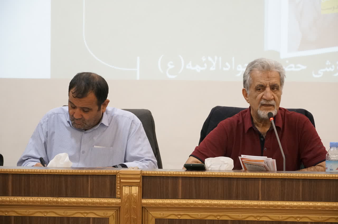 شاعر و نویسنده مطرح کشوری عنوان کرد:   از کودکان انتظار رفتار فراتر از سن آن ها نداشته باشیم