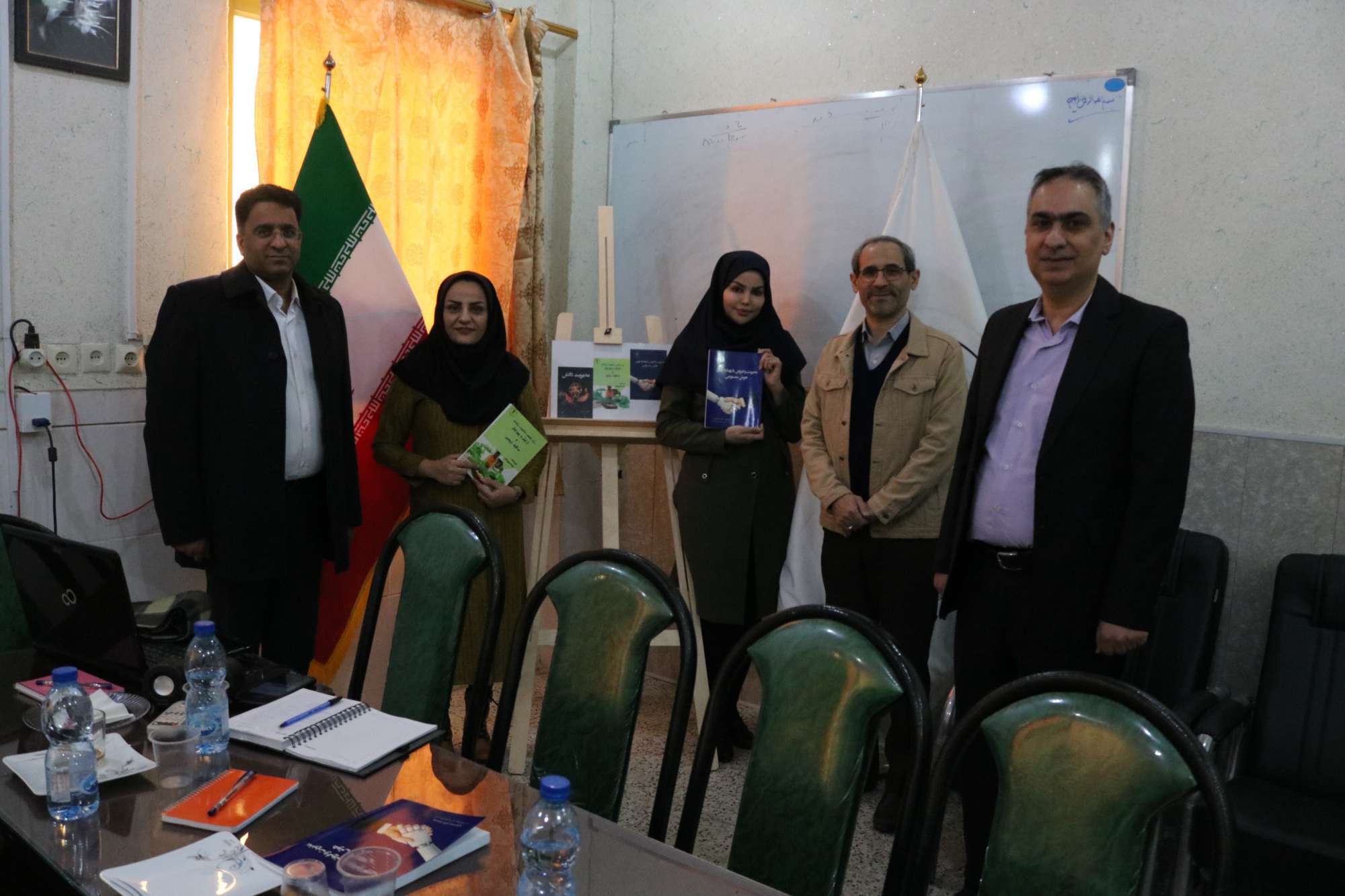 رونمایی از کتب تالیفی مدرسان مرکز آموزشی علمی کاربردی جوادالائمه