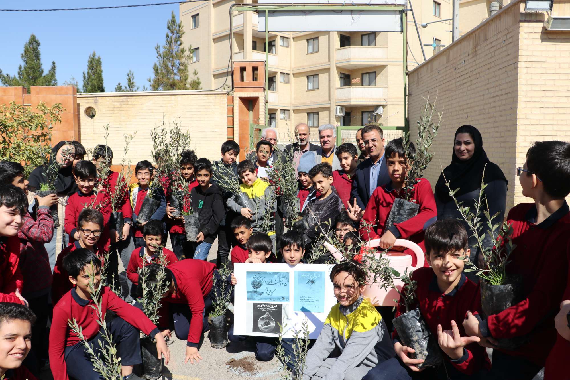 آغاز پویش درختکاری موسسه خیریه فرهنگی حضرت جوادالائمه (ع)