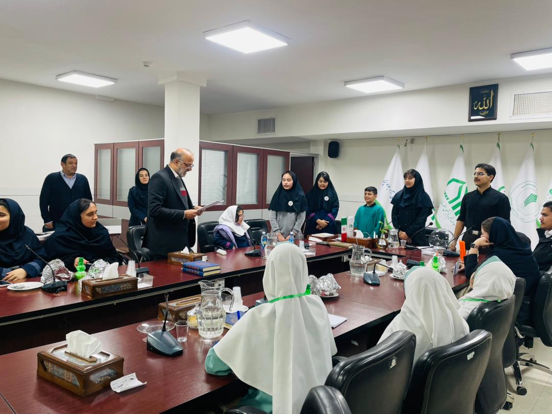 تشکیل نخستین مجلس دانش آموزی در استان یزد برای مشارکت در تصمیم سازی های مدرسه ای